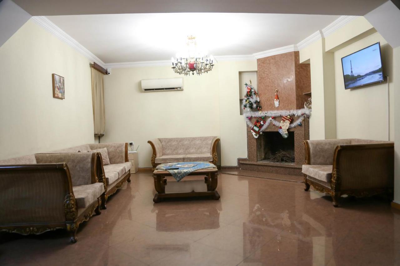 7 Star Bed & Breakfast Tbilisi Exterior photo