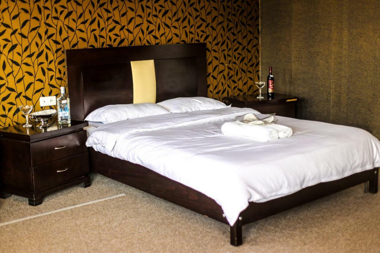 7 Star Bed & Breakfast Tbilisi Exterior photo